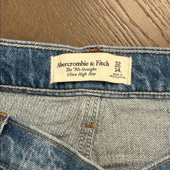 Abercrombie & Fitch - the 90s straight - Ultra High Rise Jeans- 14L - Picture 3 of 6